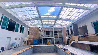 หลังคาเลื่อนโพลีคาร์บอเนต