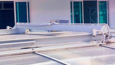 หลังคาเลื่อนโพลีคาร์บอเนต