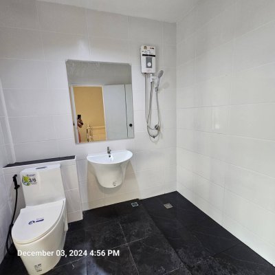 ใหเ้ช่า บ้านทาวน์เฮ้าส์ 2 ชั้น 4 ห้องนอน 2 ห้องน้ำ บางบัวทอง นนทบุรี ถนนหน้าบ้านกว้าง เพื่อนบ้านเป็นมิตร