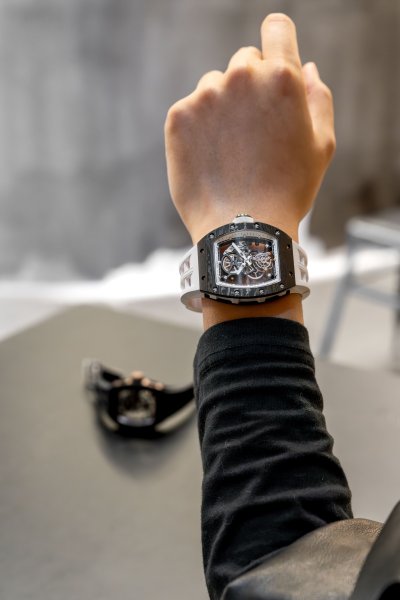 Prestige Carbon Fiber Tourbillon (Snow Peak White)