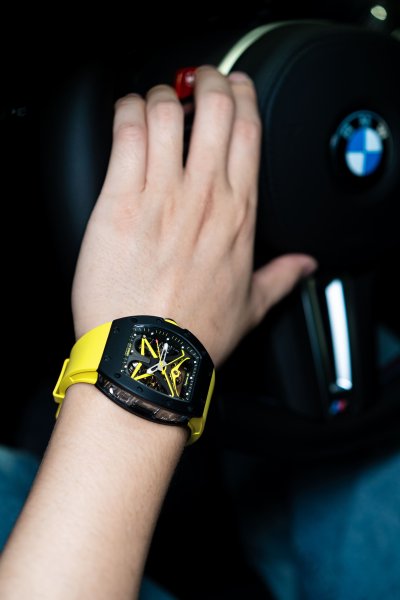 Pagani (Dazzling yellow)