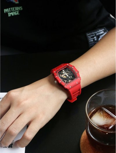 Silverstone (Carbon Fiber Red)