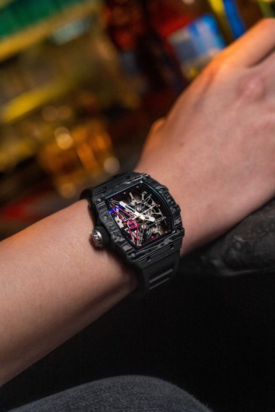 Assassin (Carbon Fiber Black)