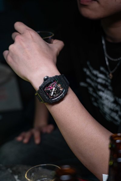 Assassin (Carbon Fiber Black)
