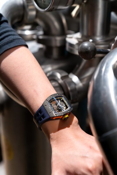 Prestige Carbon Fiber Tourbillon (Gentian Blue)