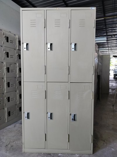 ตู้เหล็กล็อคเกอร์ 6 ช่อง (สีครีม) Lucky - มือสอง