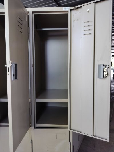 ตู้เหล็กล็อคเกอร์ 6 ช่อง (สีครีม) Lucky - มือสอง