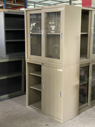 ตู้เหล็กบานสไลด์เซ็ต 2 ชิ้น Lucky - มือสอง