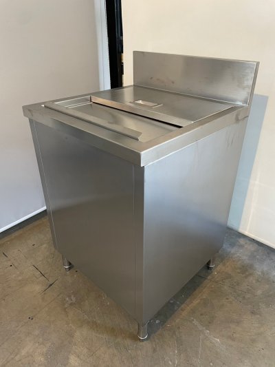 ถังน้ำแข็งสแตนเลสแบบฝาเปิดบน 60x60x100 cm (มีบาร์กั้นหลัง)