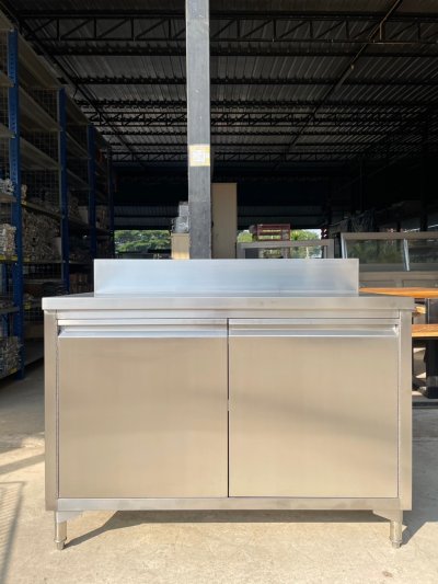 โต๊ะเตรียมสแตนเลส 60x120x100 cm (มีบาร์กั้นหลัง)