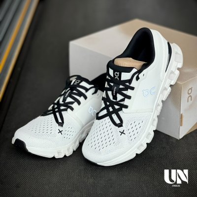 ON CLOUD X 4 IVORY | BLACK [WOMEN]