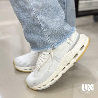 ON CLOUDNOVA FORM 2 WHITE | IVORY [WOMEN]