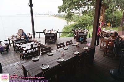 ริมผา ลาภิน ทานอาหารใต้แสงเทียนชมหาดจอมเทียน-พัทยาใต้ 