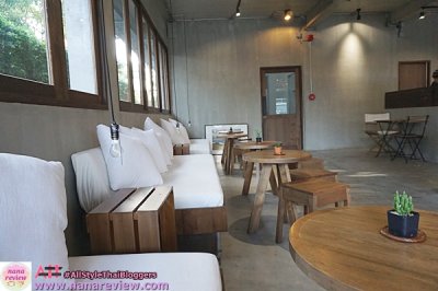 Slow Cafe by Room 111 Silom Soi 7