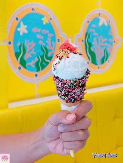 Yellow Submarine homemade Icecream Pattaya