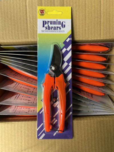 กรรไกรตัดกิ่ง tiger #180