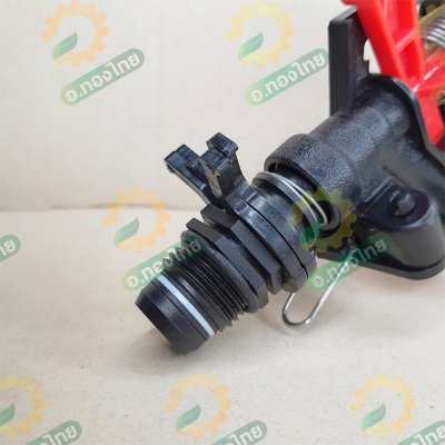 สปริงเกอร์ pvc ปรับองศาได้ 360 ขนาด 1/2 นิ้ว ยี่ห้อ Super Products (สีแดง)