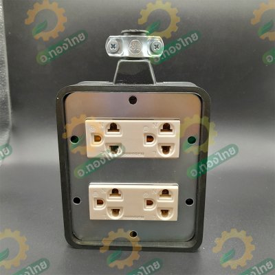 บล็อกยาง 4 x 4 พร้อมปลั๊กกราวค์คู่ รุ่น WNG 15923-7 สีดำ 16A 250V (Nationine)