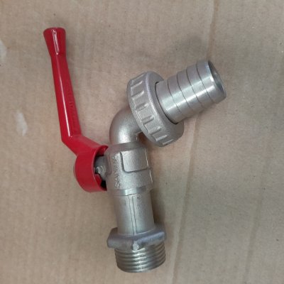 ก๊อกสนาม ก๊อกน้ำประปา ก๊อกเปิดปิดทองเหลือง ขนาด 1 นิ้ว ยี่ห้อ Sanwa ซันวา