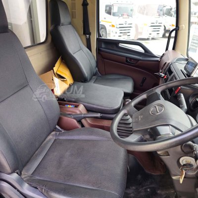 หกล้อโดยสาร HINO Dominator 175 แรงม้า ปี 63