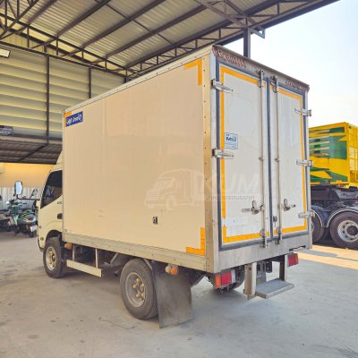 สี่ล้อตู้เย็น HINO XZU 136 แรง ปี 2566