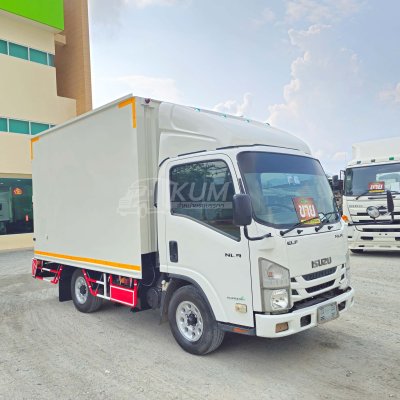 สี่ล้อตู้ ISUZU NLR 104 แรง ปี 2563