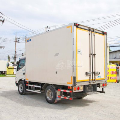 สี่ล้อตู้เย็น HINO XZU 136 แรง ปี 2567