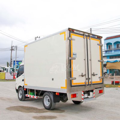 สี่ล้อตู้เย็น HINO XZU 136 แรง ปี 2566