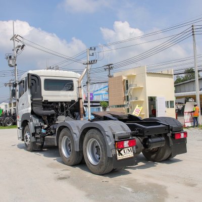 สิบล้อหัวลาก UD GWE 378 แรง ปี 2558