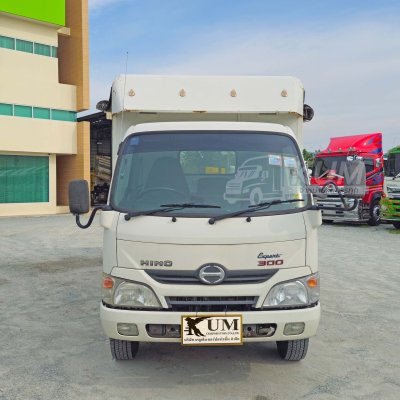 หกล้อโดยสาร HINO XZU 150 แรง ปี 57 ไมล์น้อย
