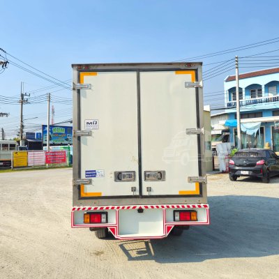 สี่ล้อตู้เย็น ISUZU NLR 130 แรง ปี 66