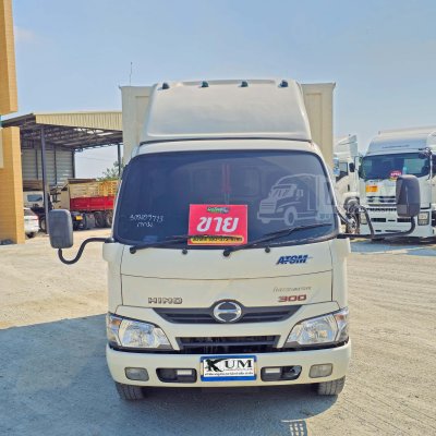 สี่ล้อตู้ HINO XZU 136 แรง ปี 67