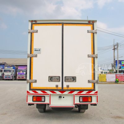 สี่ล้อตู้เย็น ISUZU NLR 130 แรง ปี 2566