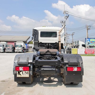 สิบล้อหัวลาก UD GWE 378 แรง ปี 2558