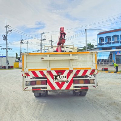 หกล้อเครน ISUZU FTR 240 แรงม้า ปี 57 เครน UNIC 5.5 ตัน 5 ปลอก 4 ชัก