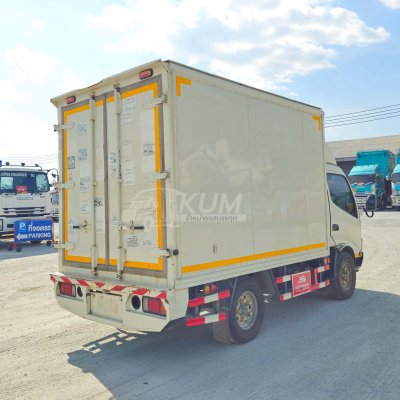 สี่ล้อตู้ HINO XZU 136 แรง ปี 2565