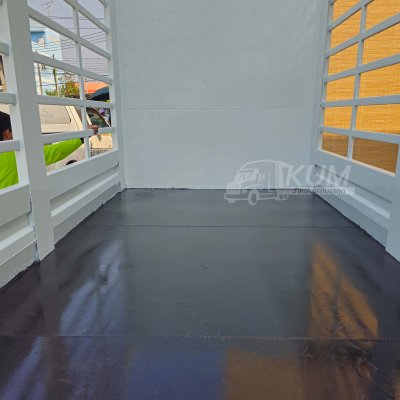 สี่ล้อคอก ISUZU NLR 130 แรง ปี 2555