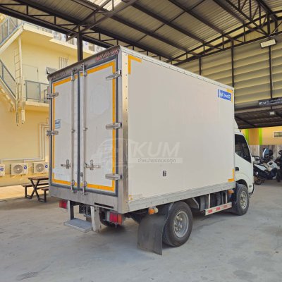 สี่ล้อตู้เย็น HINO XZU 136 แรง ปี 2566