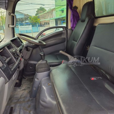 สี่ล้อตู้ ISUZU NLR 104 แรง ปี 2563