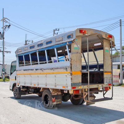 หกล้อสองแถว ISUZU NMR 130 แรง ปี 2557