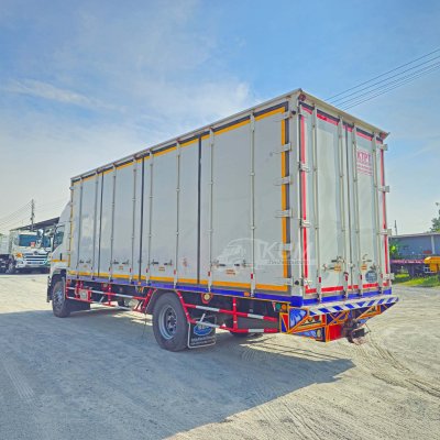 ISUZU FTR 240 ปี 64 หกล้อตู้สิบบาน