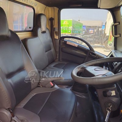 สี่ล้อคอก ISUZU NLR 130 แรง ปี 2555