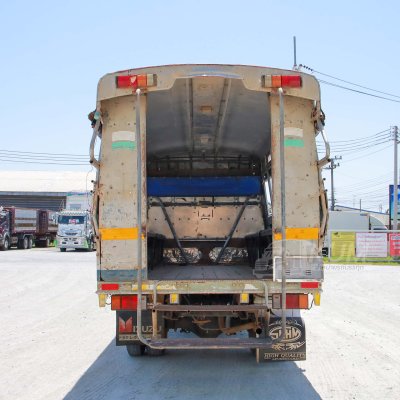 หกล้อสองแถว ISUZU NMR 130 แรง ปี 2557
