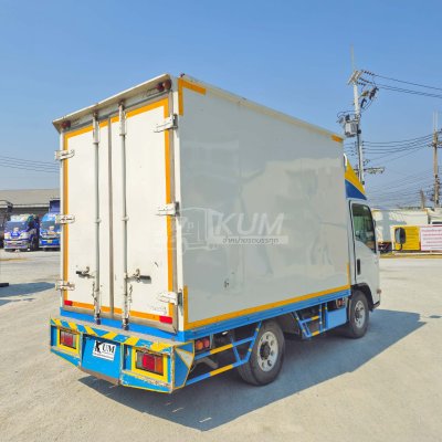 สี่ล้อตู้ ISUZU NLR 104 แรง ปี 2563