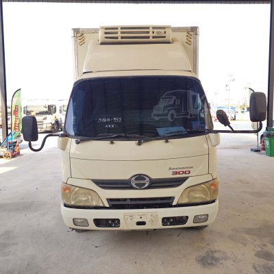 สี่ล้อตู้เย็น HINO XZU 136 แรง ปี 2566