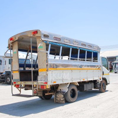 หกล้อสองแถว ISUZU NMR 130 แรง ปี 2557
