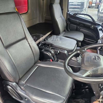 สิบล้อคอก HINO FL8J 260 แรง ปี 2559