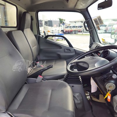 หกล้อโดยสาร HINO XZU 150 แรง ปี 57 ไมล์น้อย