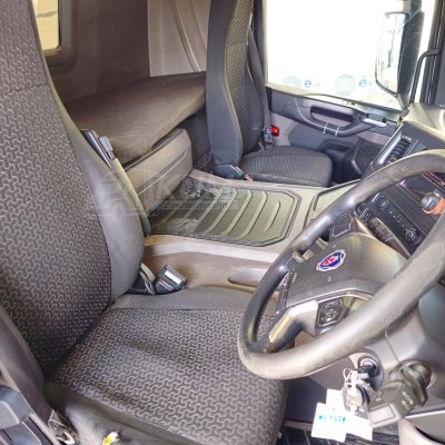 สิบล้อหัวลาก Scania P360 ปี 2562