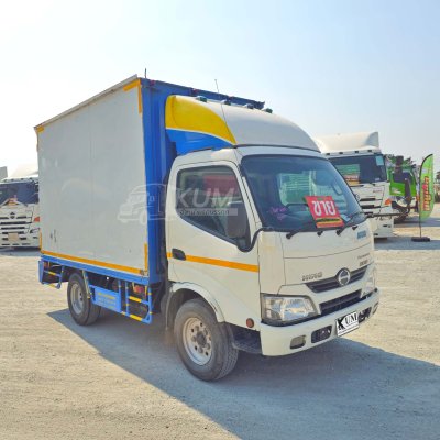 สี่ล้อตู้ HINO XZU 136 แรง ปี 2563